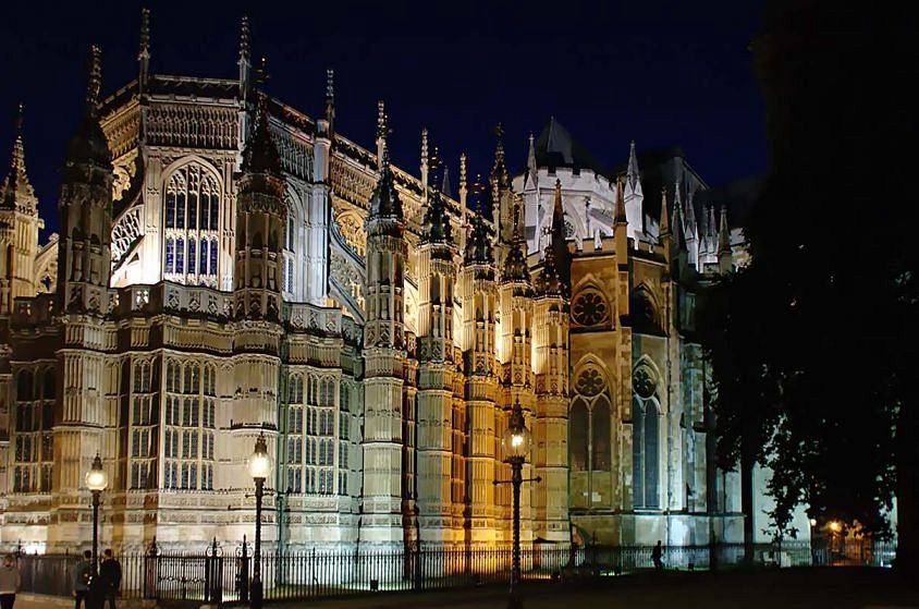 Вестминстерское аббатство ночью