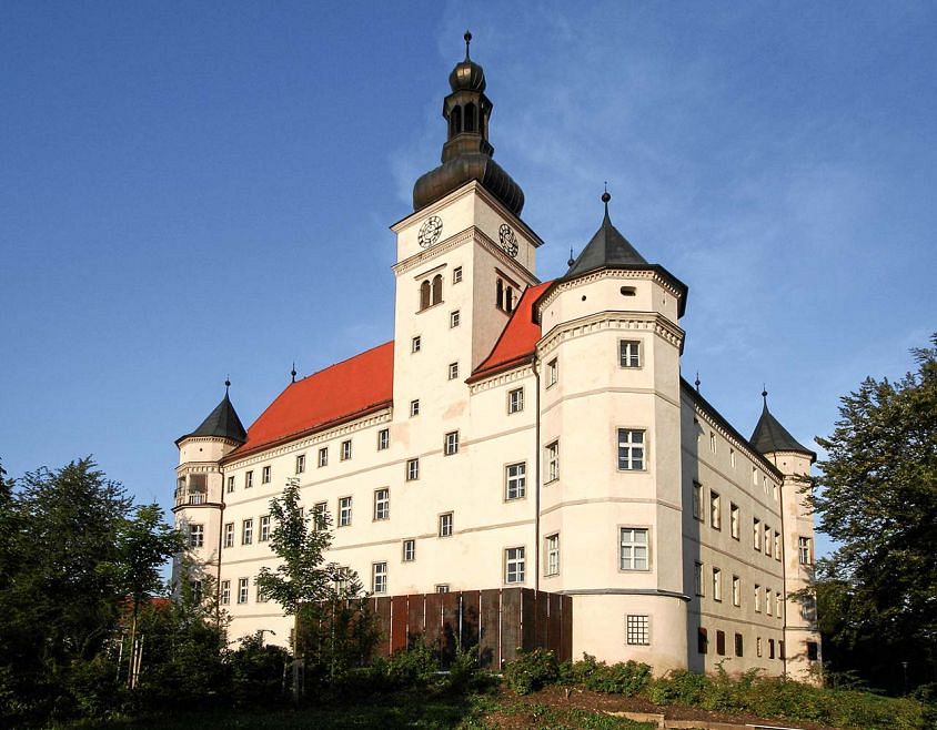 Австрийский замок Хартахайм