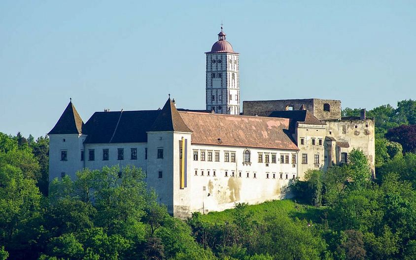 Замок Шаллабург в Австрии