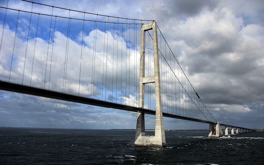 Мост Большой Бельт в Дании